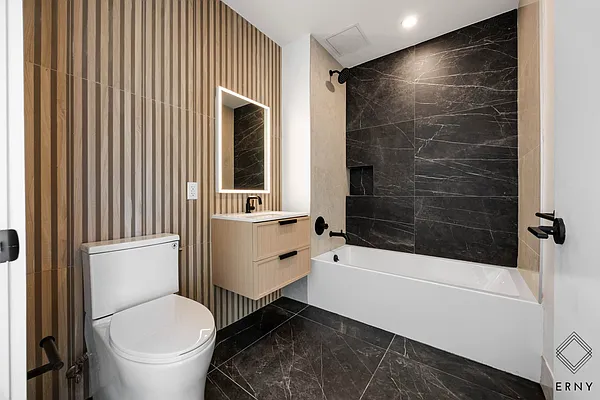 Bathroom, photo 2