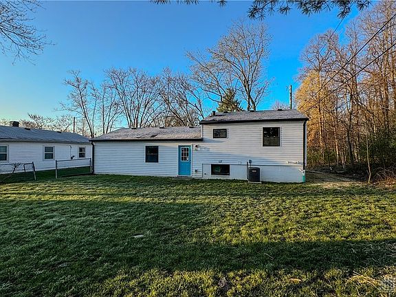 4th image of 465 Westfield Dr