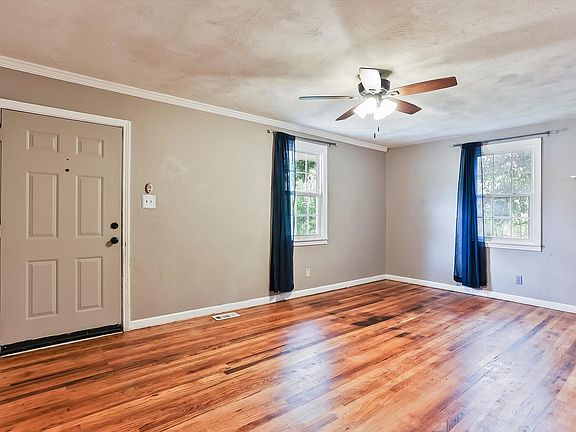 4th image of 1001 Skyview Dr