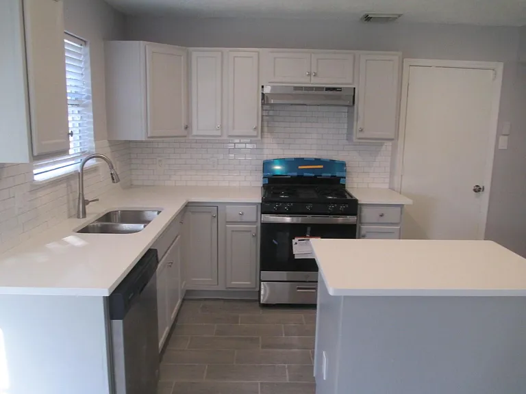 16714 Cheshire Place Dr — Photo 10