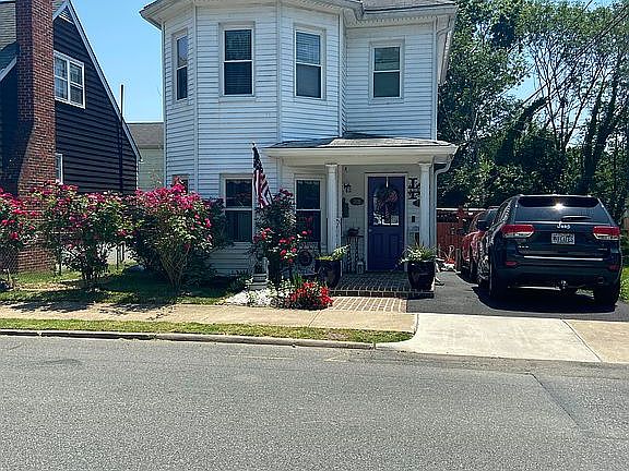 2nd image of 306 Canal St