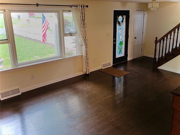 3rd image of 4611 Deopham Green Dr