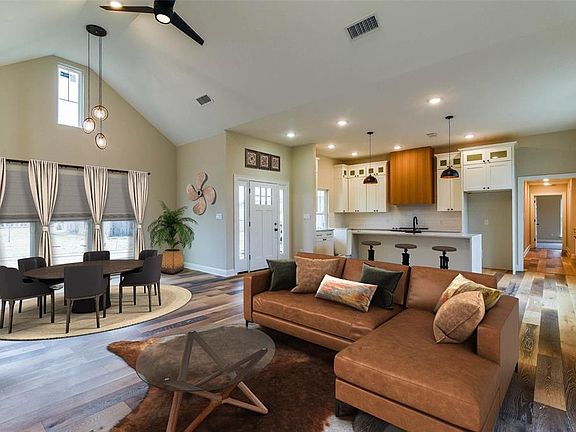 3rd image of 172 Whispering Meadows Blvd