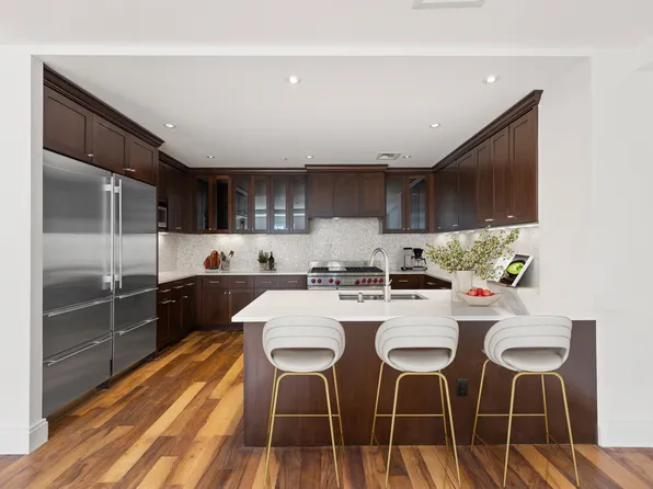 431 Avenue P image 4 of 11