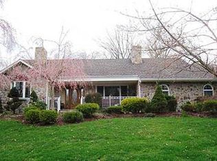 3 Park Ln, Englishtown, NJ 07726