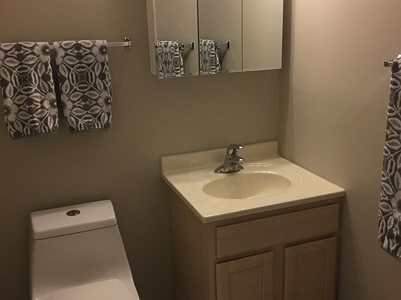 3rd image of 1611 N Windsor Dr APT 107