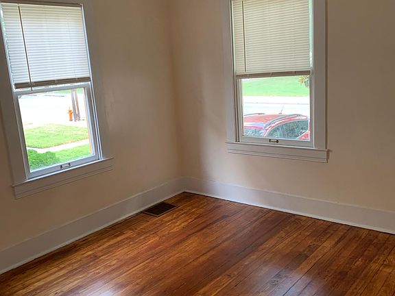2nd image of 1102 Barret Ave