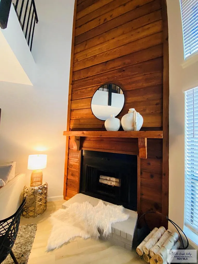 1 bed, 1.5 bath, 820 sqft, $2,000 — Photo 1