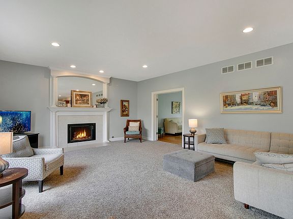 4th image of 17250 Browning Dr
