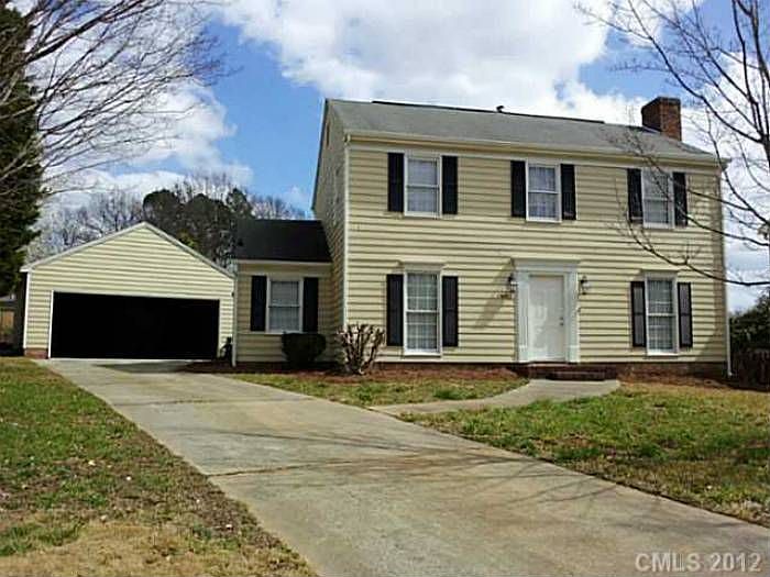 Tons of Curb Appeal!