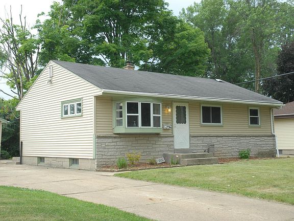 5th image of 10435 W Fairmount Ave