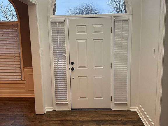 2nd image of 525 Alexandria Dr