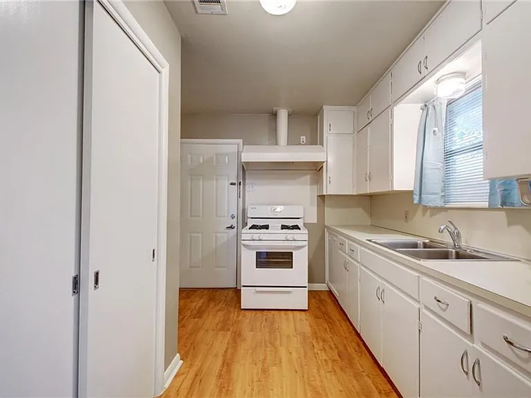 607 Bellevue Pl #A — Photo 13