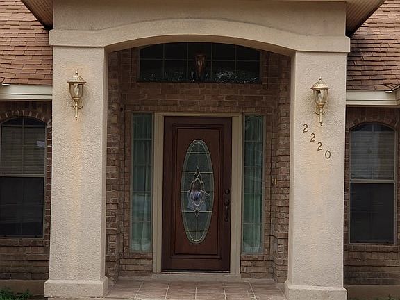 4th image of 2220 Malibu Blvd
