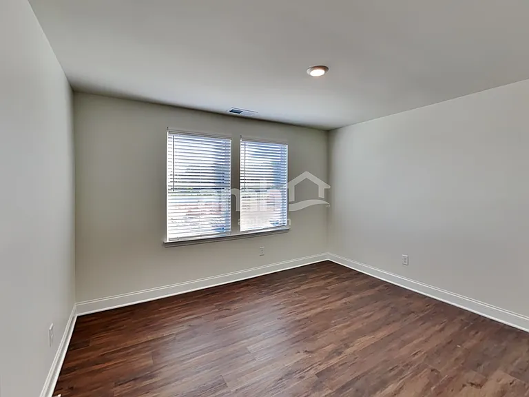 2072 Windsor Park Ave — Photo 23