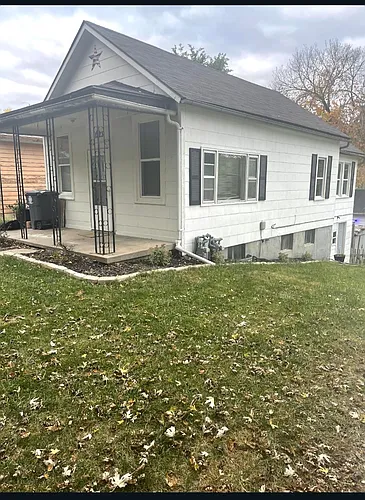 1223 E Washington Ave Photo 1