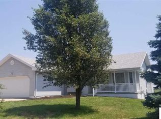 8727 Riverdale Rd, Plattsmouth, NE 68048