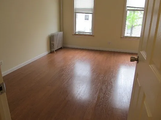 Rented by FlatFinders Realty | media 2