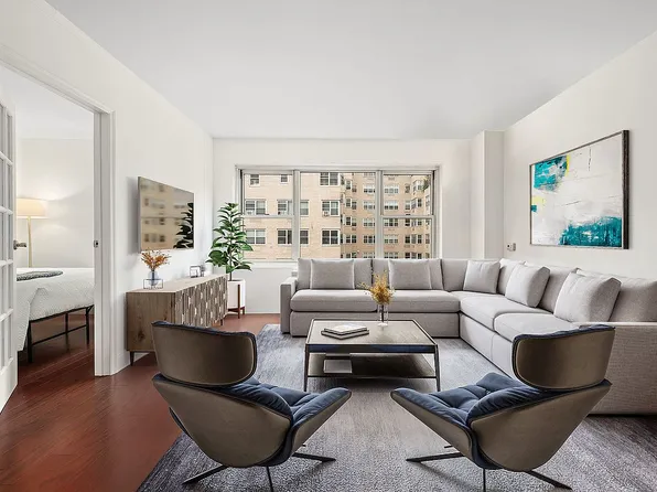 20 E 9th St #10R, Manhattan, NY 10003