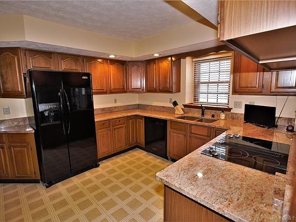 3rd image of 6610 Golf Green Dr