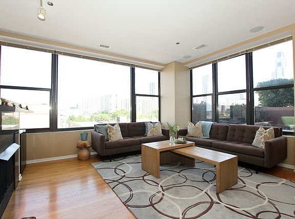 3rd image of 849 N Franklin Ave #407
