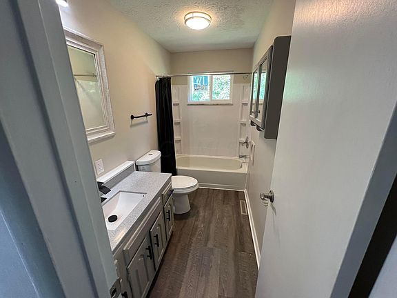 4th image of 3570 Carthage Ct