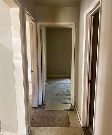 4th image of 419 Agnes Dr