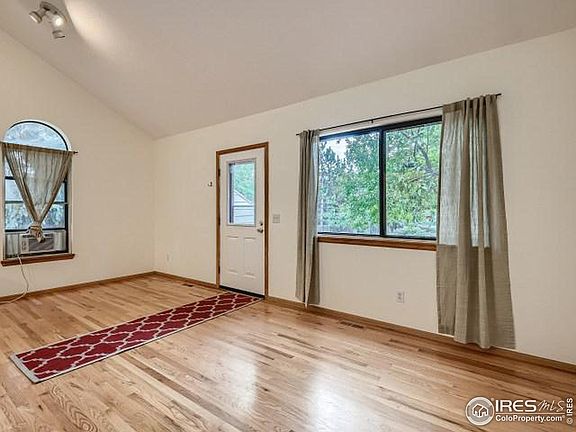 4th image of 256 S Taft Ct