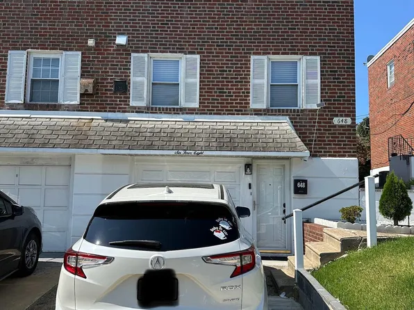 648 Lawler St, Philadelphia, PA 19116