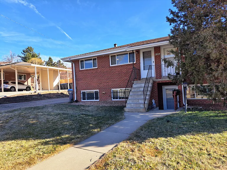 1614 Violet St #4 — Photo 1