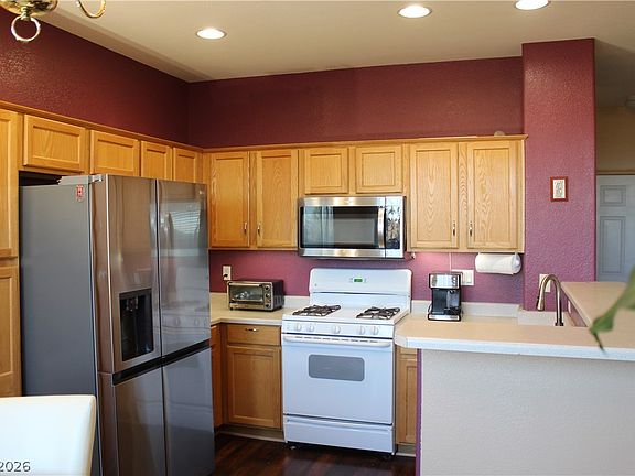 5th image of 207 Priority Point St