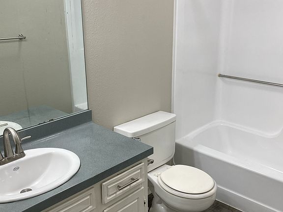 5th image of 956 Creekside Dr #956