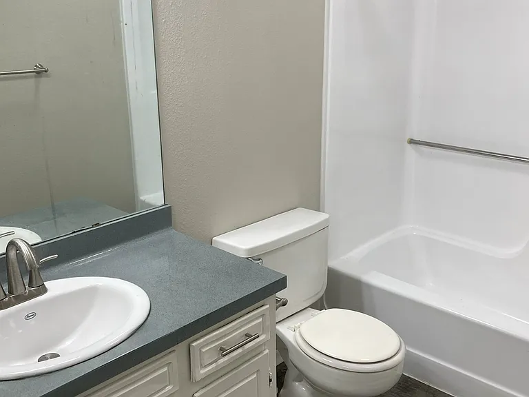 956 Creekside Dr #956 — Photo 5