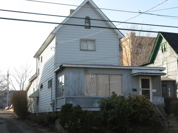 135 W 20th St, Erie, PA 16502