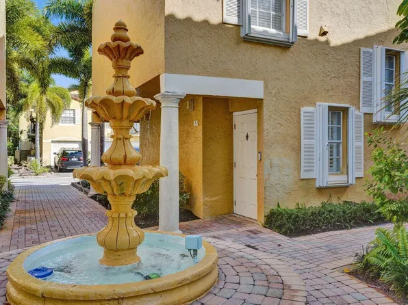 1020 Lake Shore Drive #105, Lake Park, FL 33403