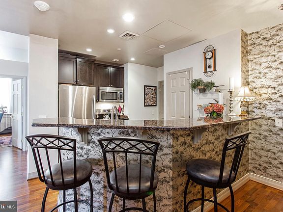 5th image of 1600 Arch St APT 1703