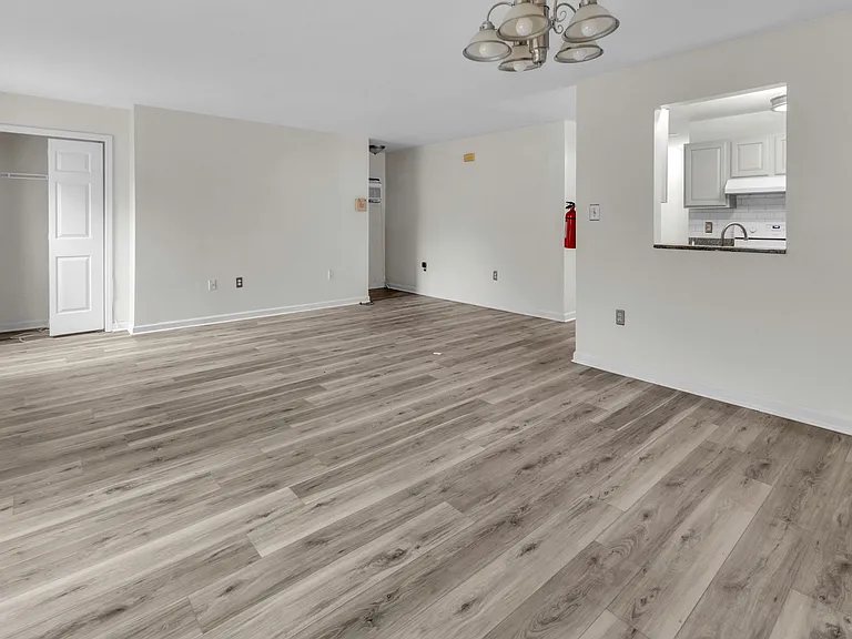 65 Montgomery Ave #G1 — Photo 4