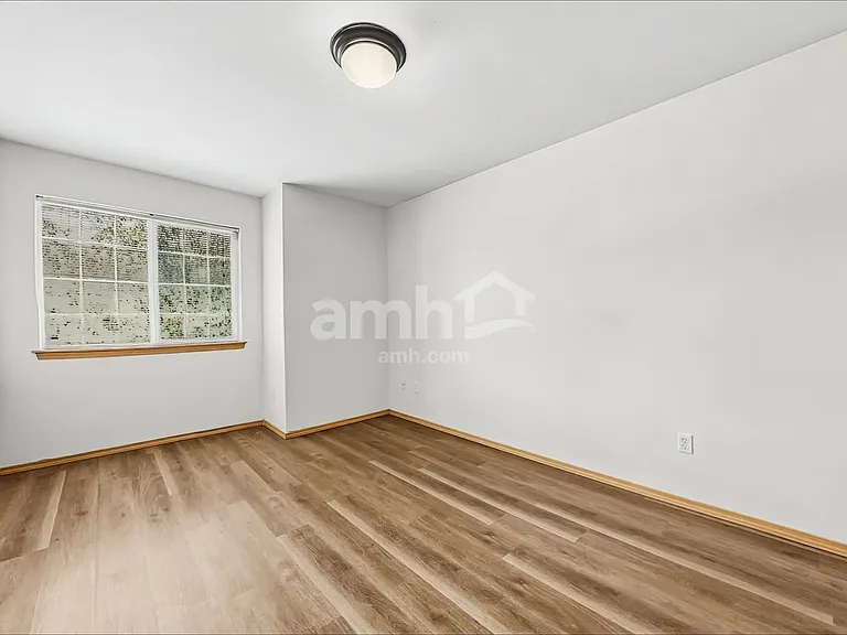 18245 72nd Ave E — Photo 16