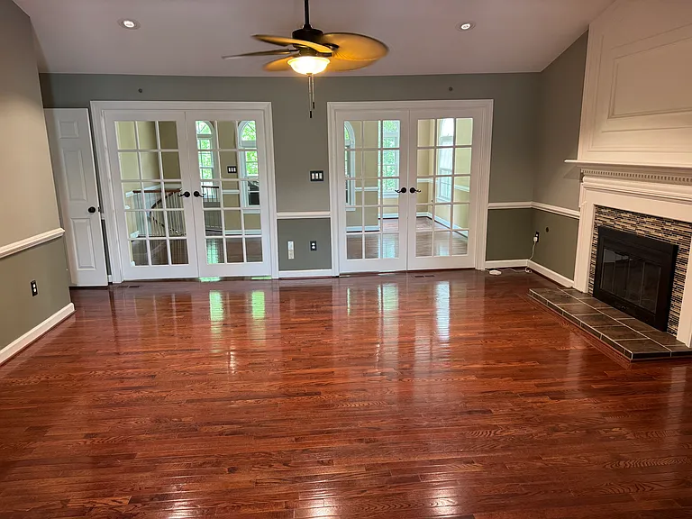 2304 Lakeshire Dr — Photo 9