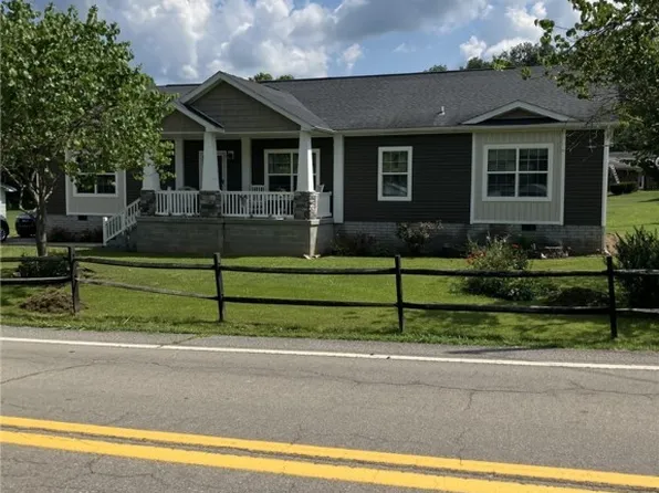 313 Charleston Rd, Point Pleasant, WV 25550