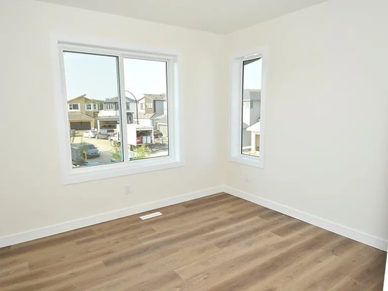 2133 5th Ave SW — Photo 21