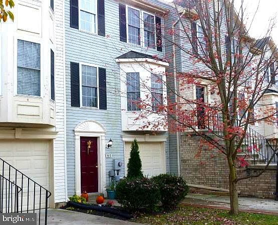 1st image of 917 Mercer Dr