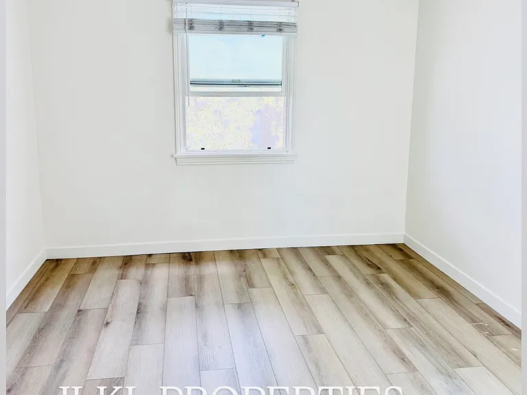 3088 Meade Ave — Photo 11