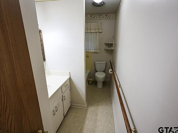2nd image of 306 County Road 415