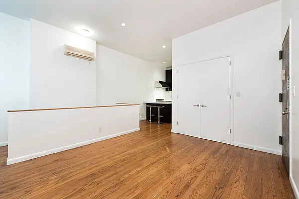 Rented by Nest Seekers International | media 12