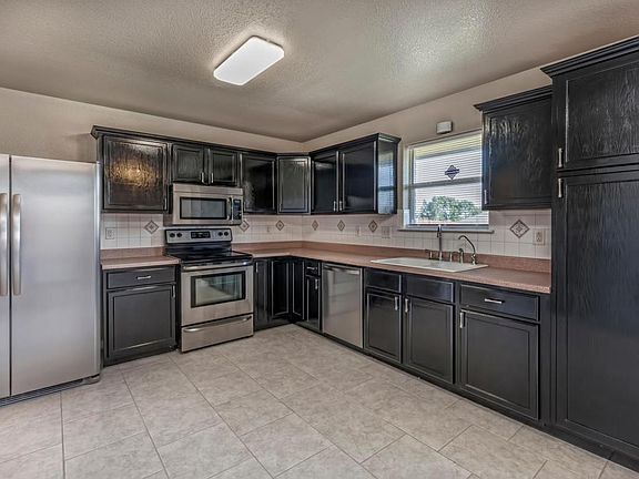 4th image of 5410 Golden Dr