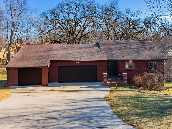 3906 Squaw Rd, Ames, IA 50014