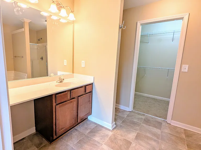 300 Knelston Oak Dr — Photo 14