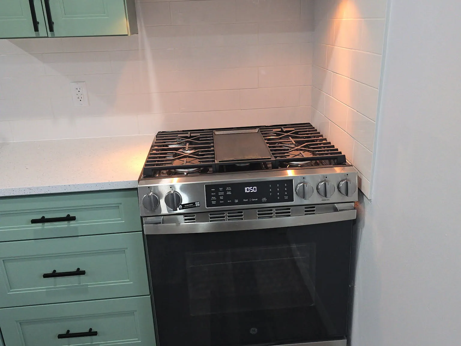 3 bed, $2,000 — Photo 2