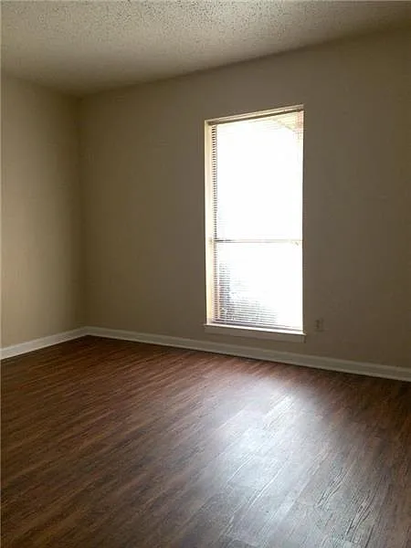 2 bed, $950 — Photo 2